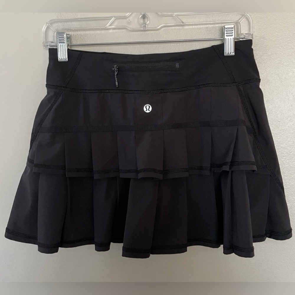 Lululemon Pace Setter Skirt Black Pleats Golf Tennis Running Active Skort Size 6